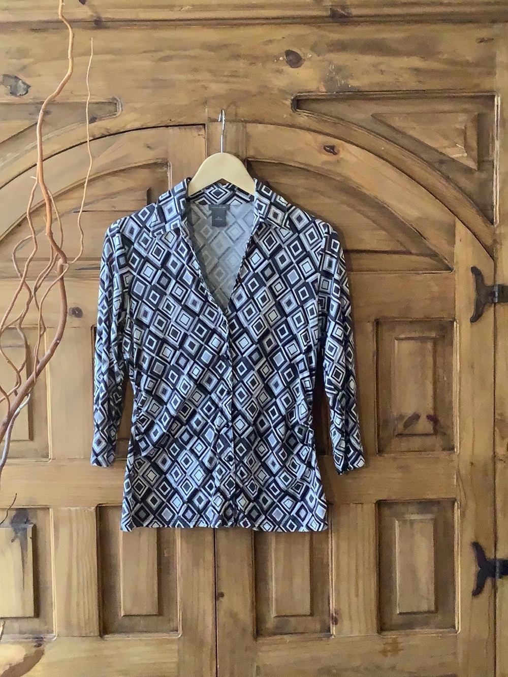 Ann Taylor Black & White Geometric Button-Down Top